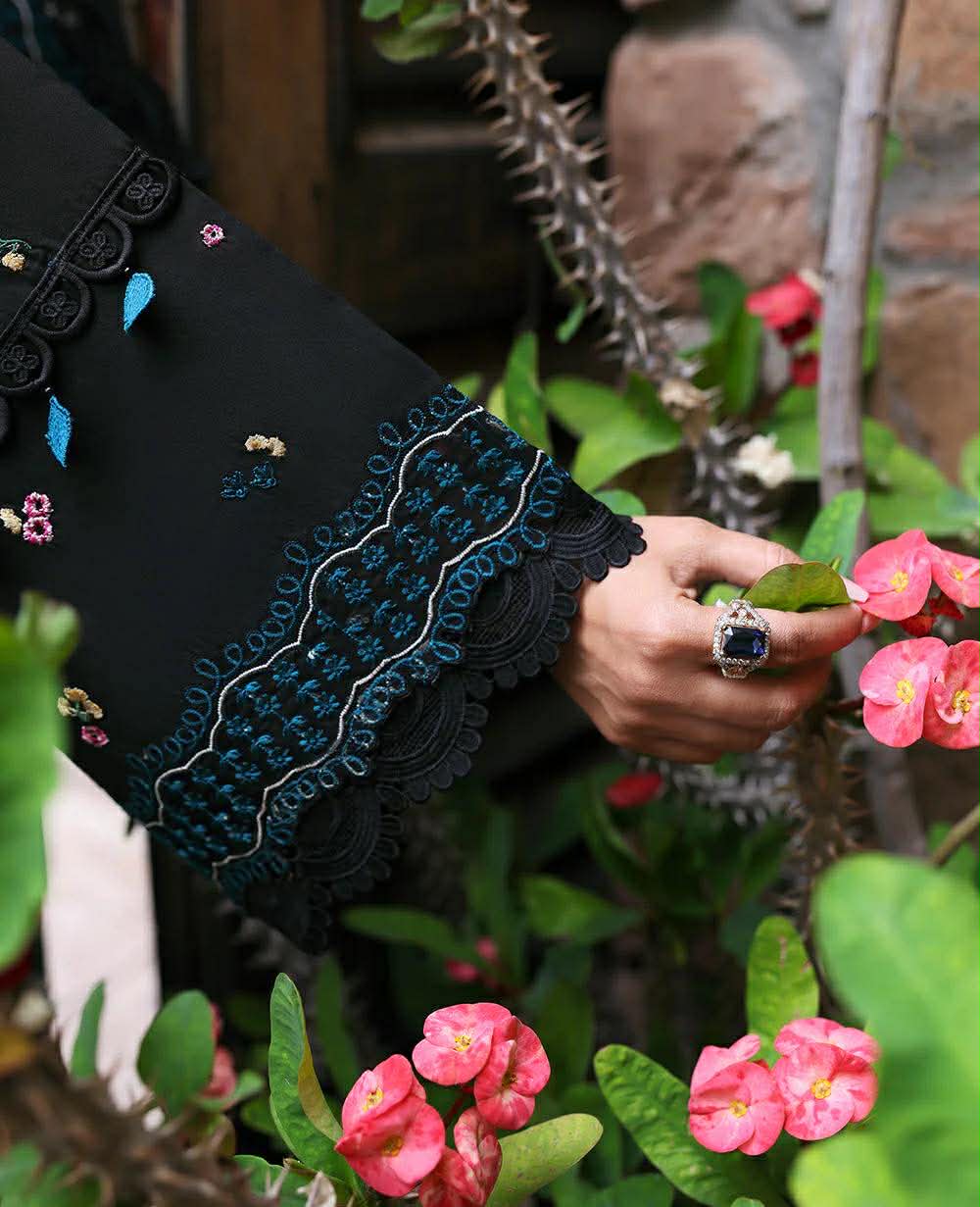 REPUBLIC WOMENSWEAR TALIA BLACK LUXURIOUS LAWN