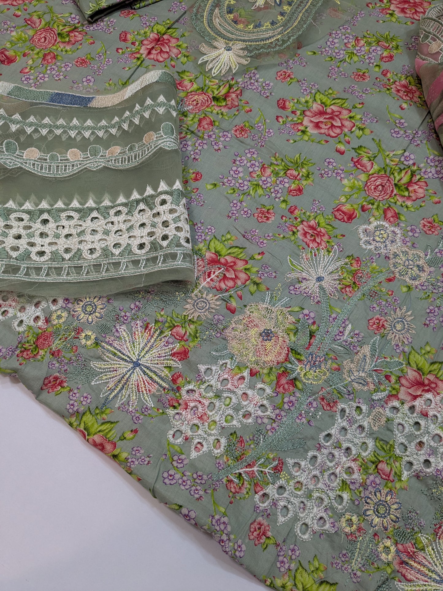 IZNIK LAWN EMBROIDERED WITH READY DUPPATA