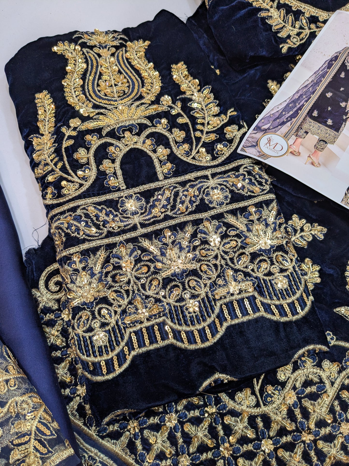 GULAAL INSIYA HAND EMBELLISHED BLUE VELVET 3PC