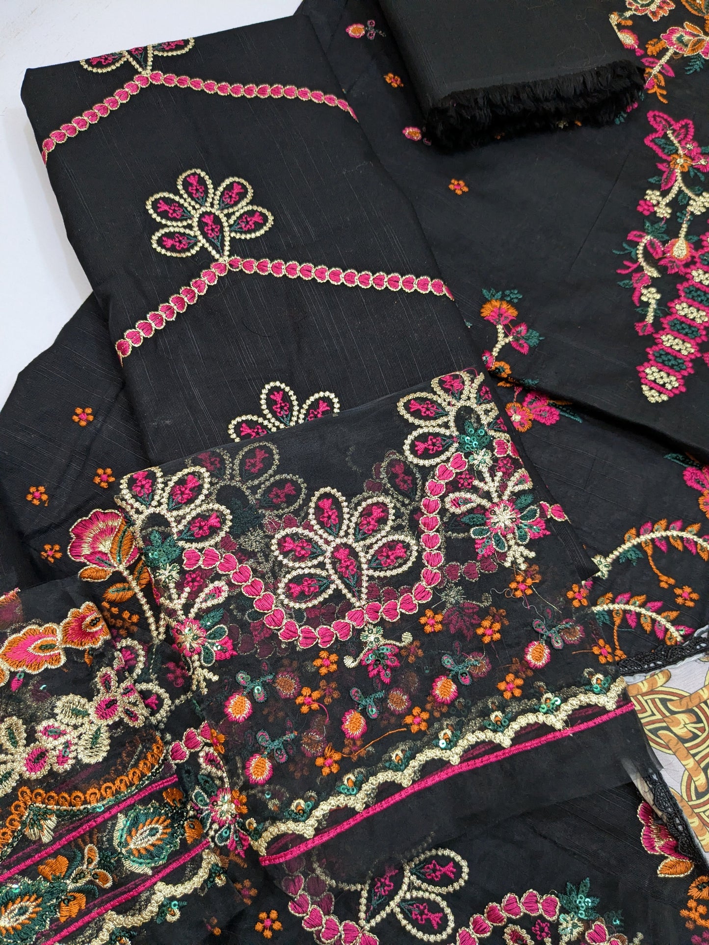 ANEELA KHADDAR EMBROIDERED MOMINA BLACK 3pcs