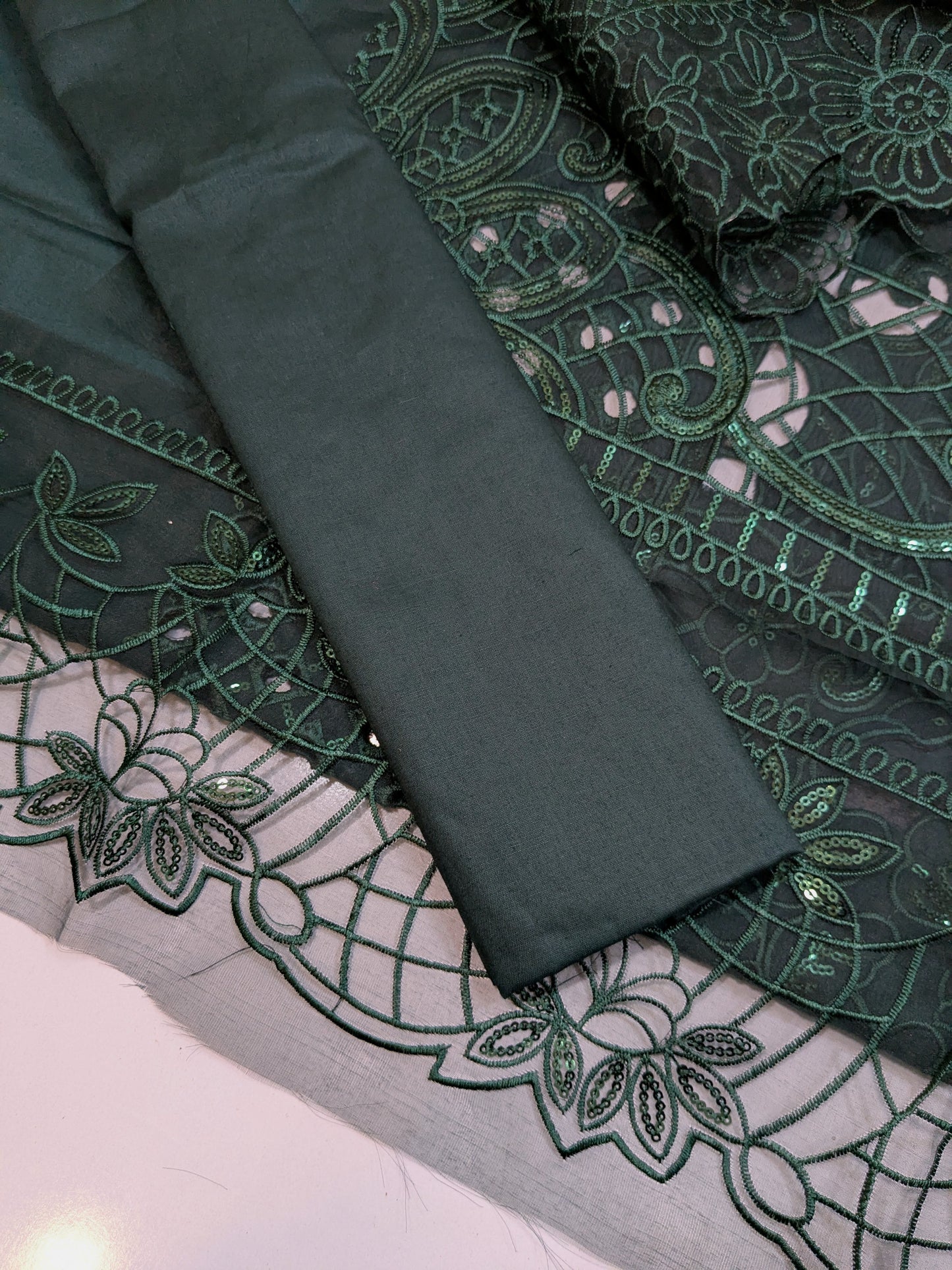 MAHNUR GREEN LUXURIOUS CHIKENKARI LAWN