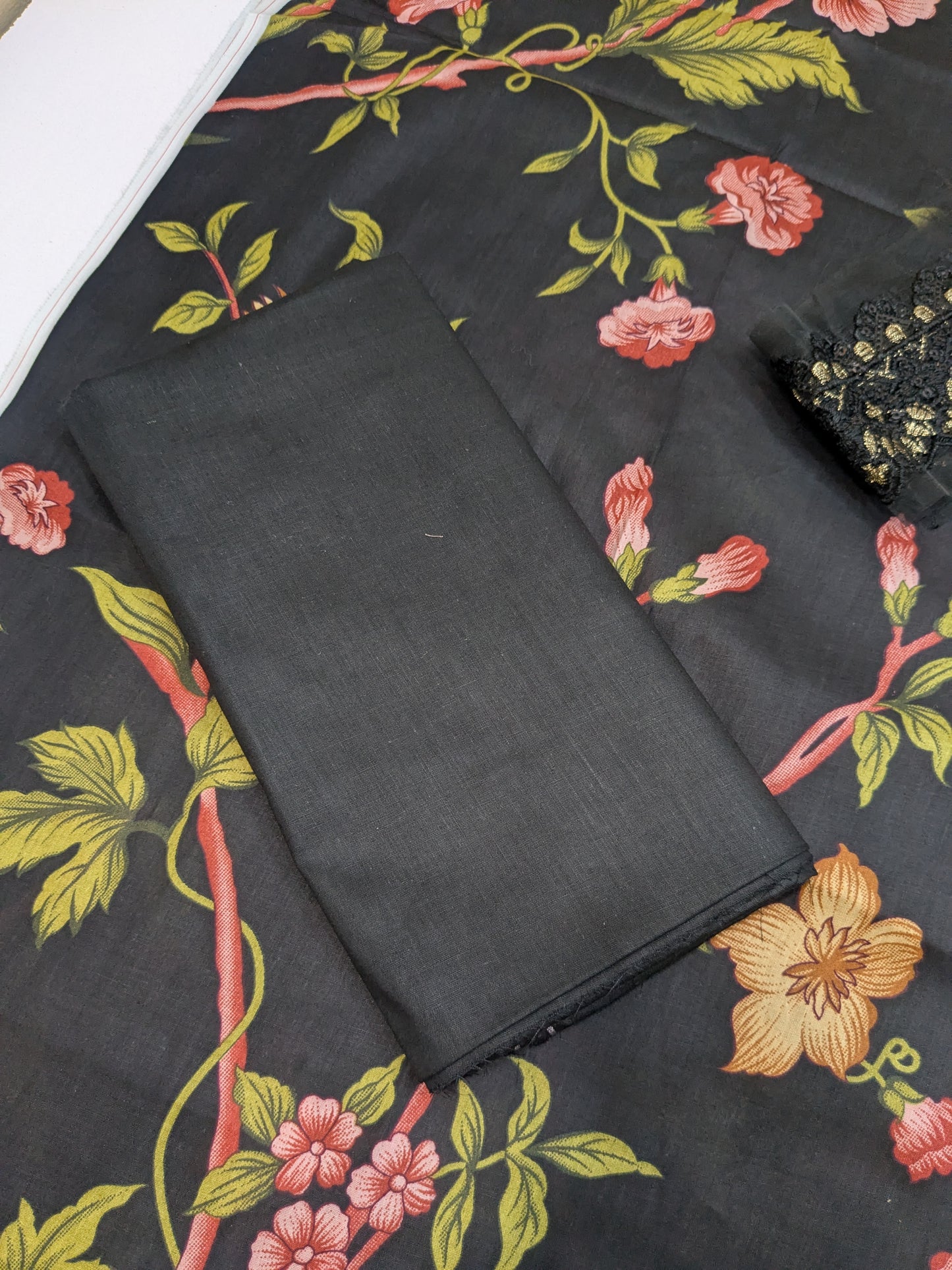 NUREH GARDENIA BLACK LAWN PRINTED EMBROIDERED