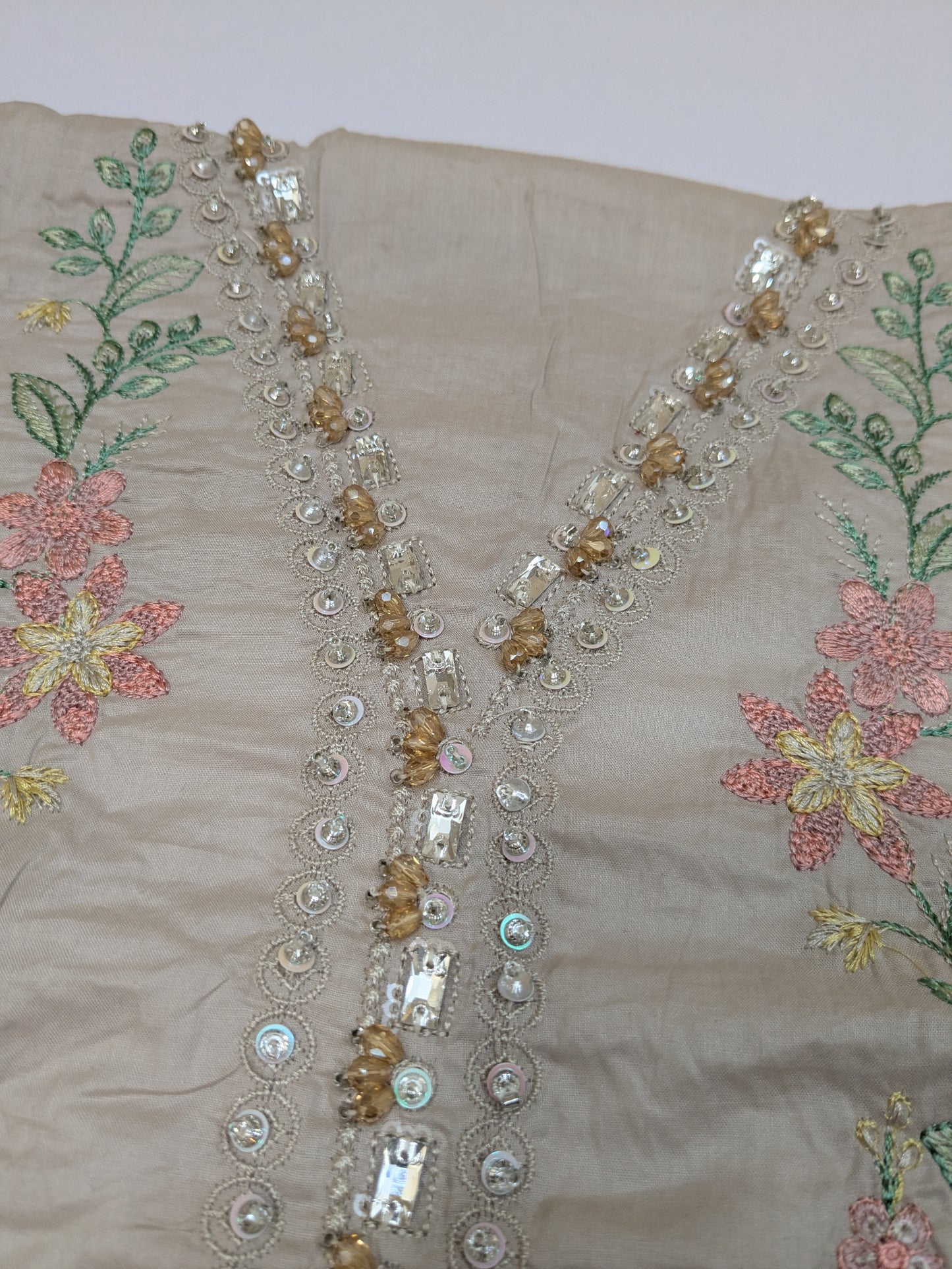 MARIA B AISH WHITE LUXURIOUS CHIKENKARI LAWN