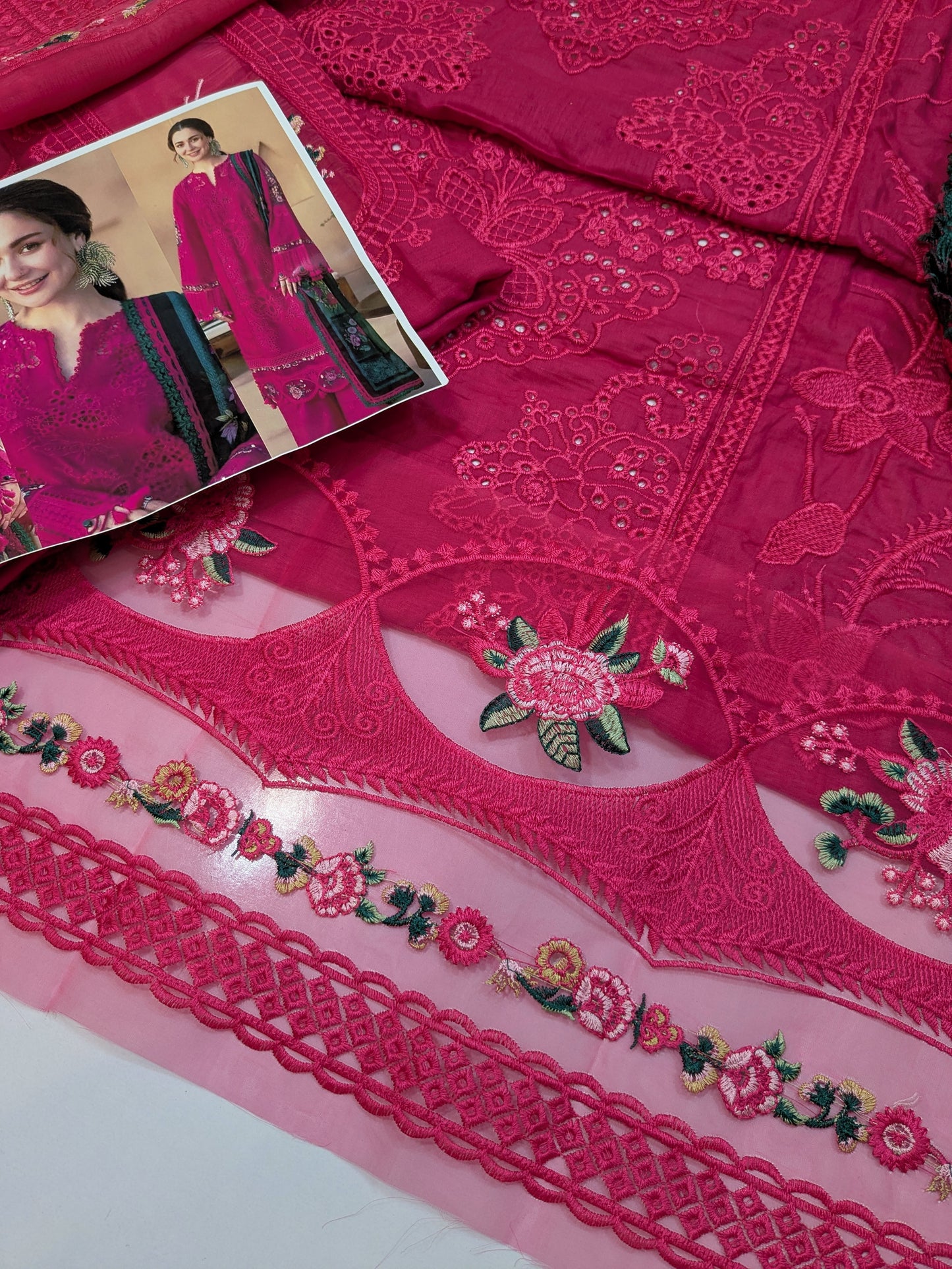 SAIRA RIZWAN HANIA CHIKENKARI EMBROIDERED LAWN