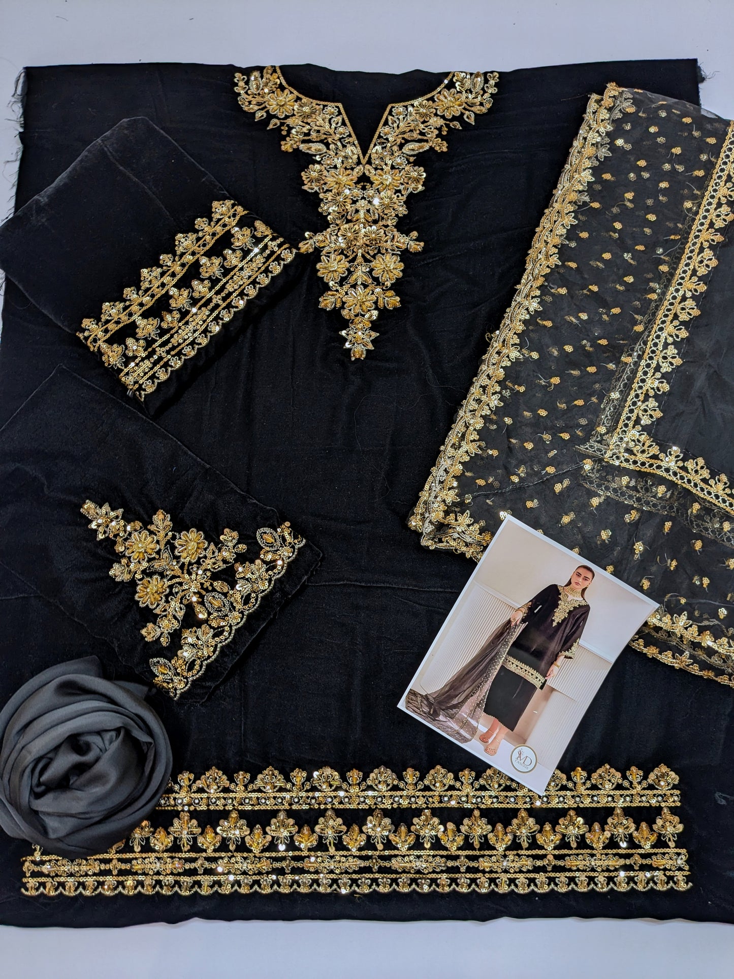 BAROQUE BLACK HAND EMBELLISHED VELVET 3PC