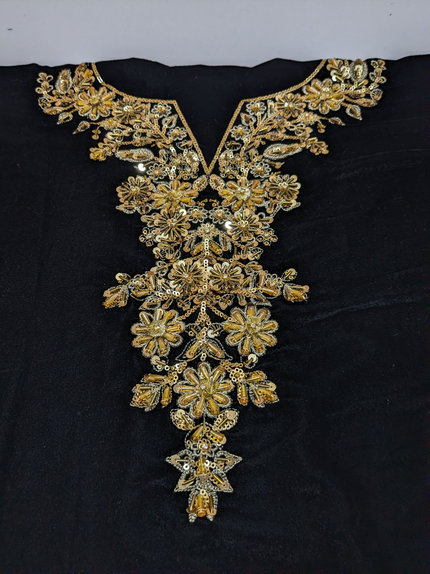 BAROQUE BLACK HAND EMBELLISHED VELVET 3PC