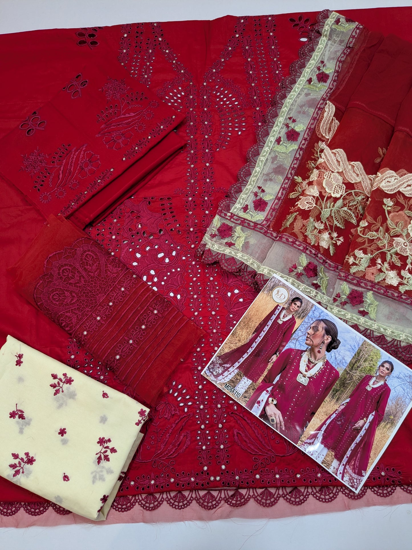 SAIRA SHAKIRA SHAMS CHIKENKARI LAWN RED WHITE
