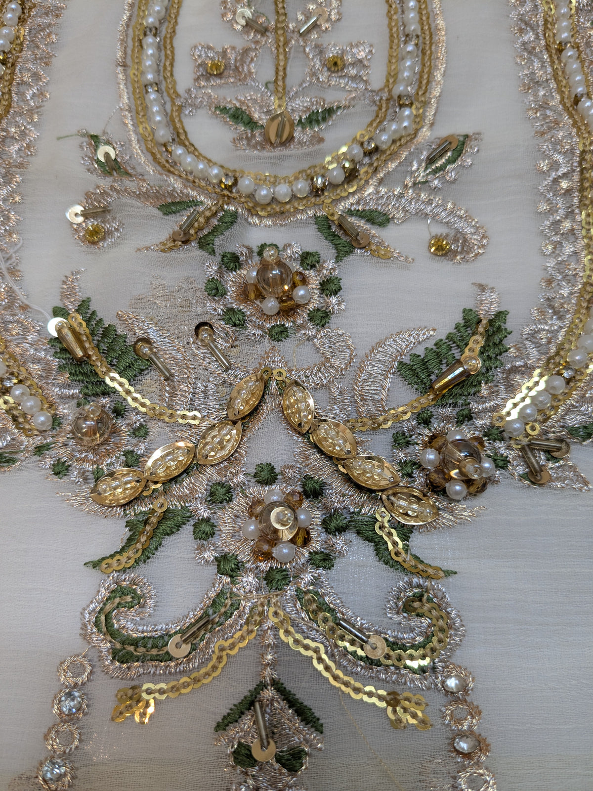 AKBAR ASLAM INSPIRED MEHRUNISA LUXURIOUS GHARARA