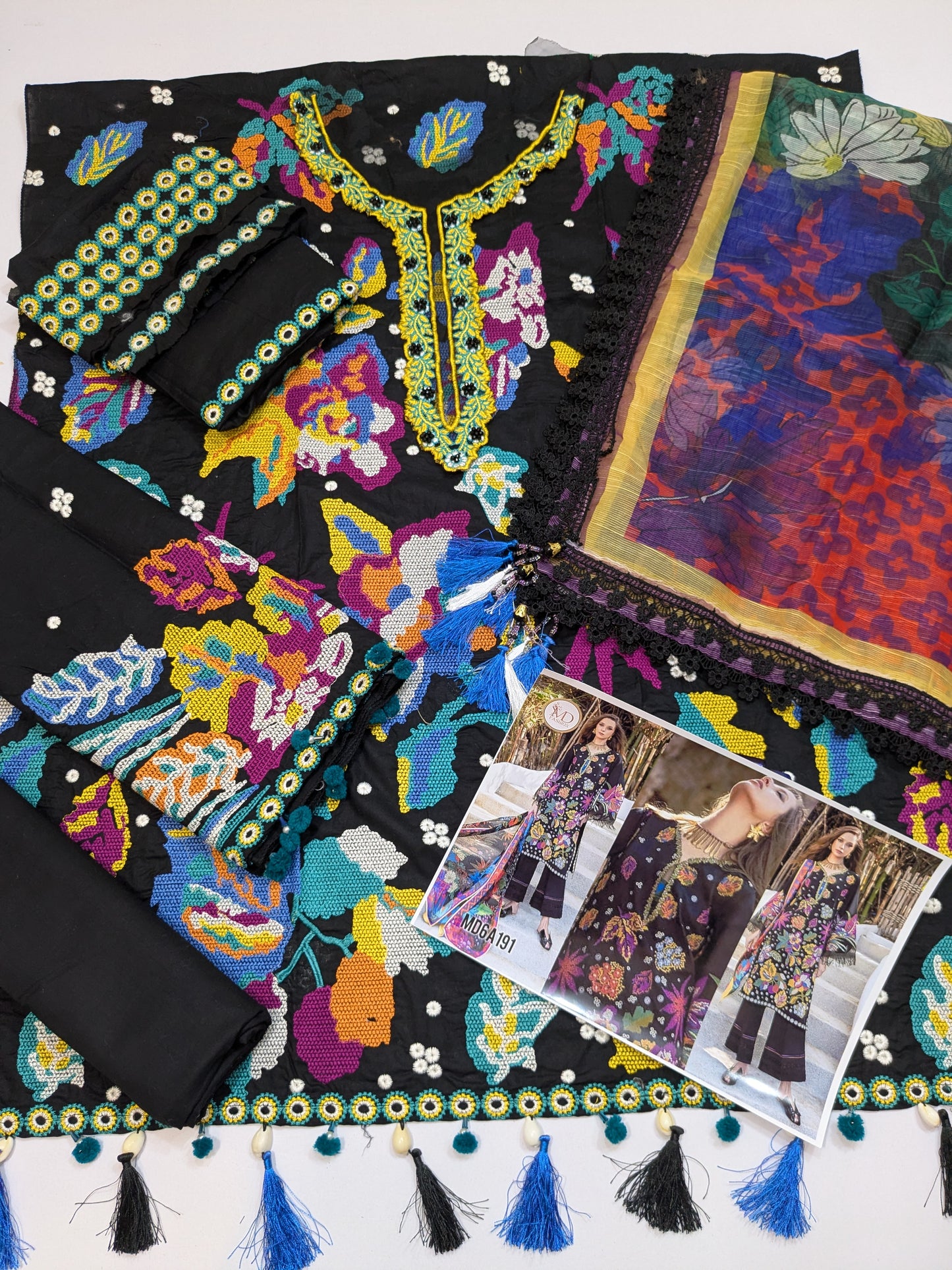 MUSHQ ESMEL AMARIN BLACK MULTI LUXURIOUS LAWN