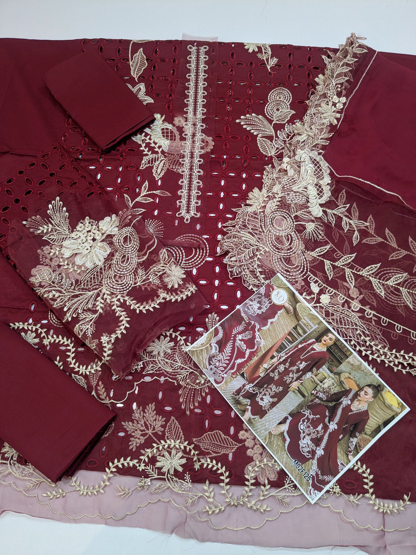 CRIMSON RED ONE TRUE LOVE LUXURIOUS LAWN