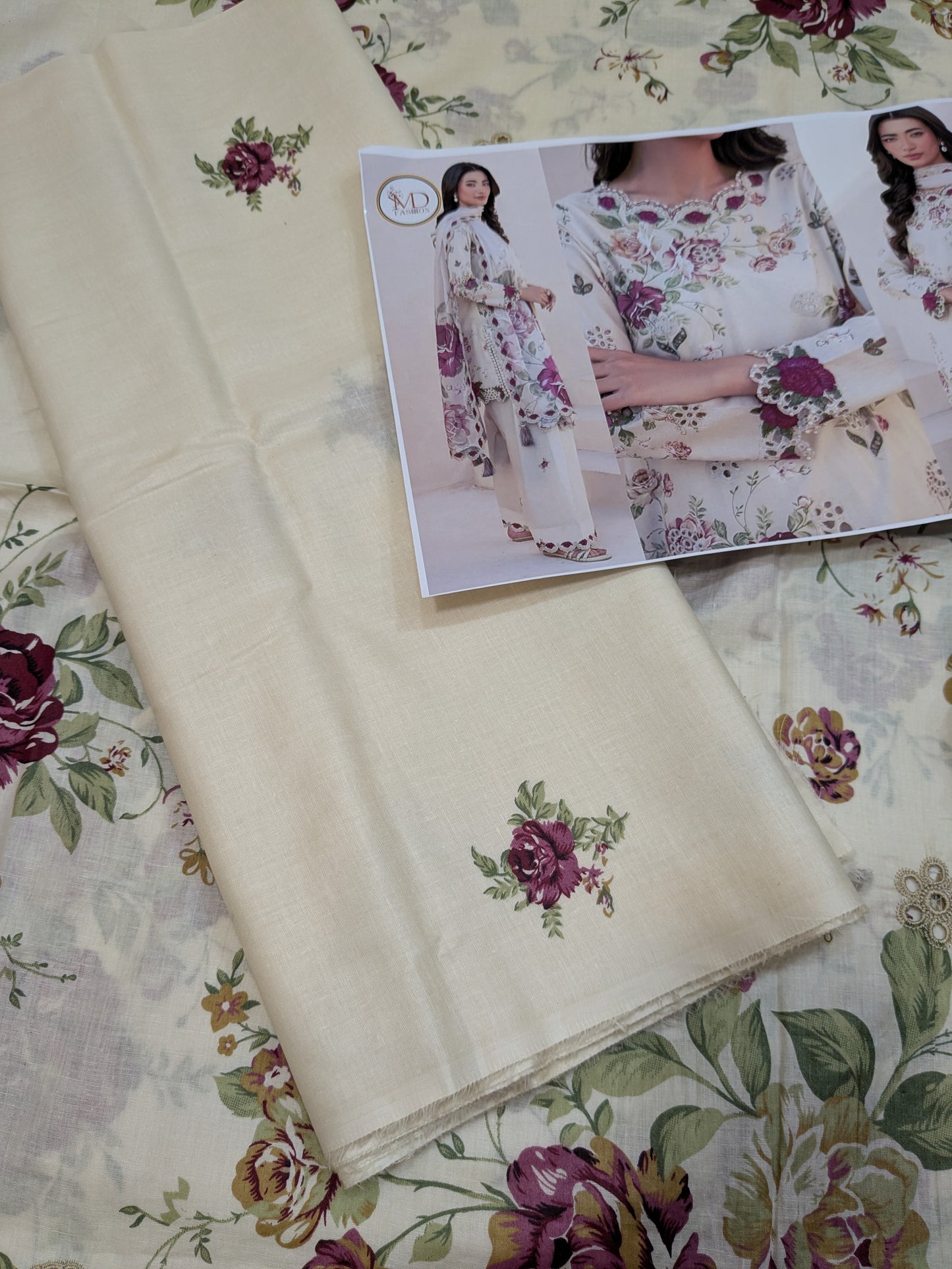 IZNIK CHIKENKARI EMB LAWN ROSE PRINT