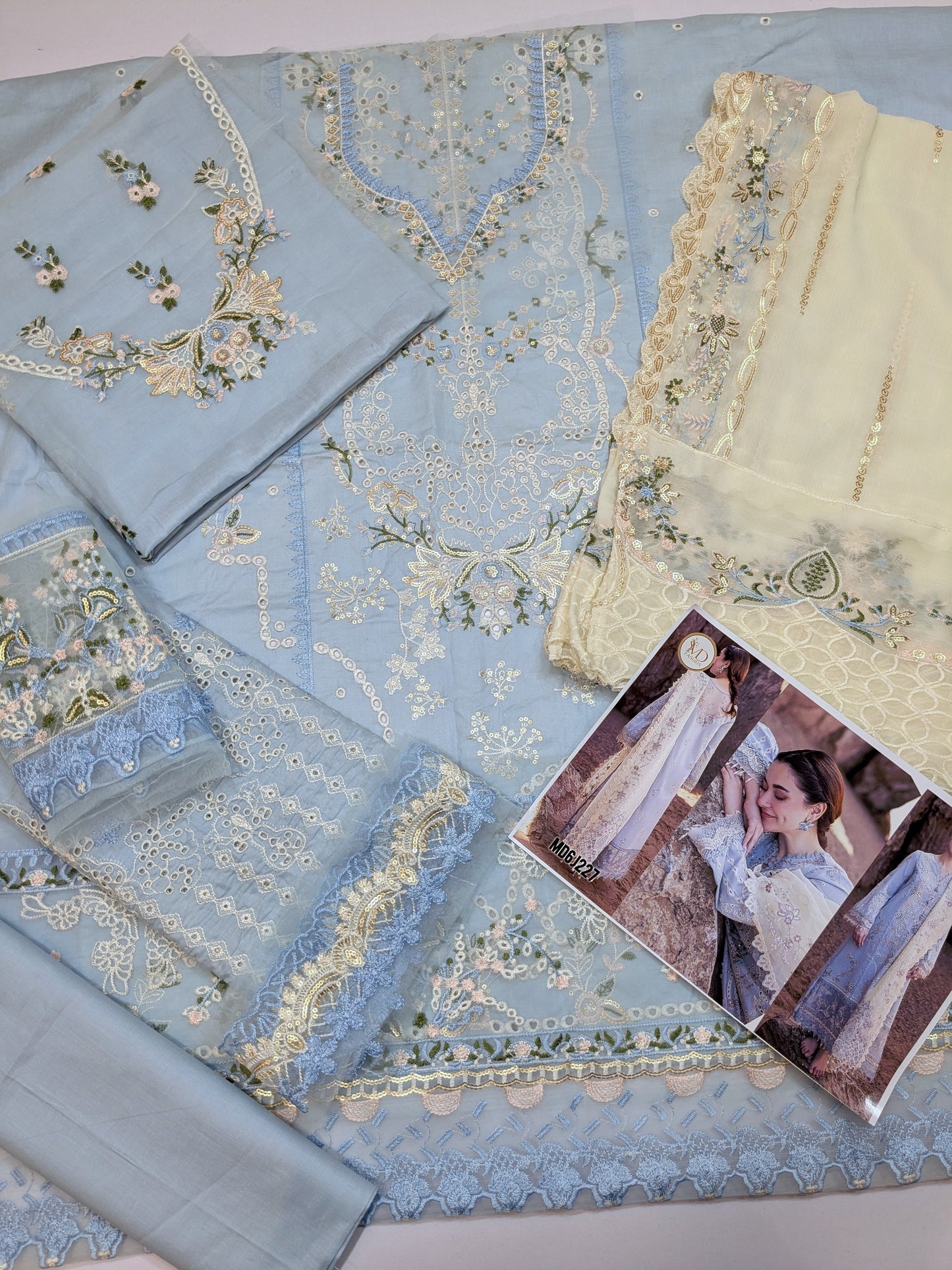 QALAMKAR FIRUZE CHIKANKARI LUXURY EMBROIDERED LAWN