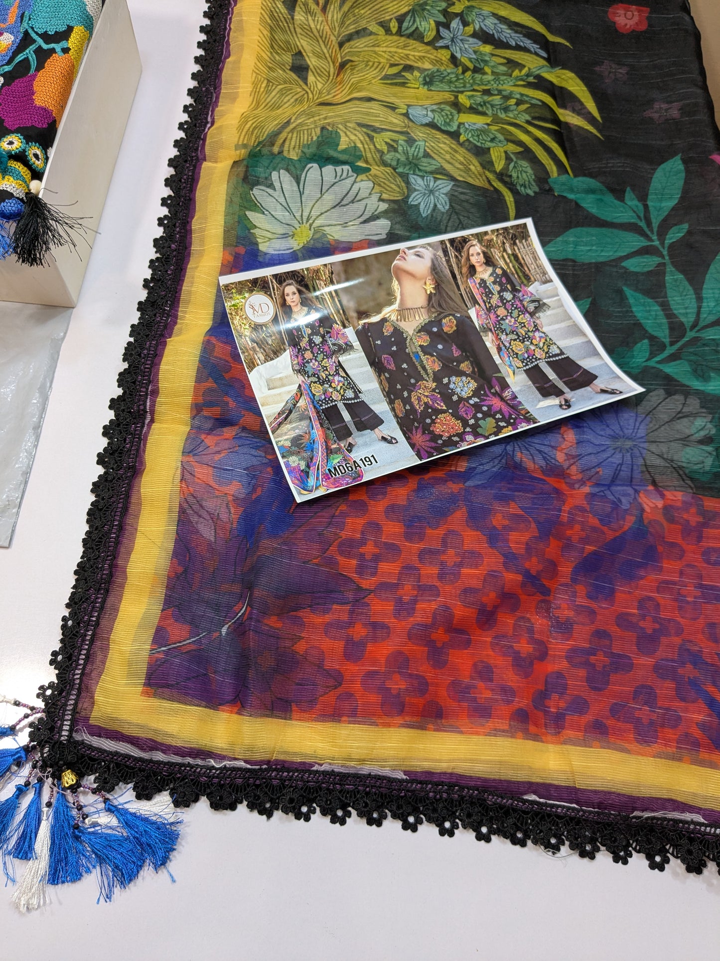 MUSHQ ESMEL AMARIN BLACK MULTI LUXURIOUS LAWN