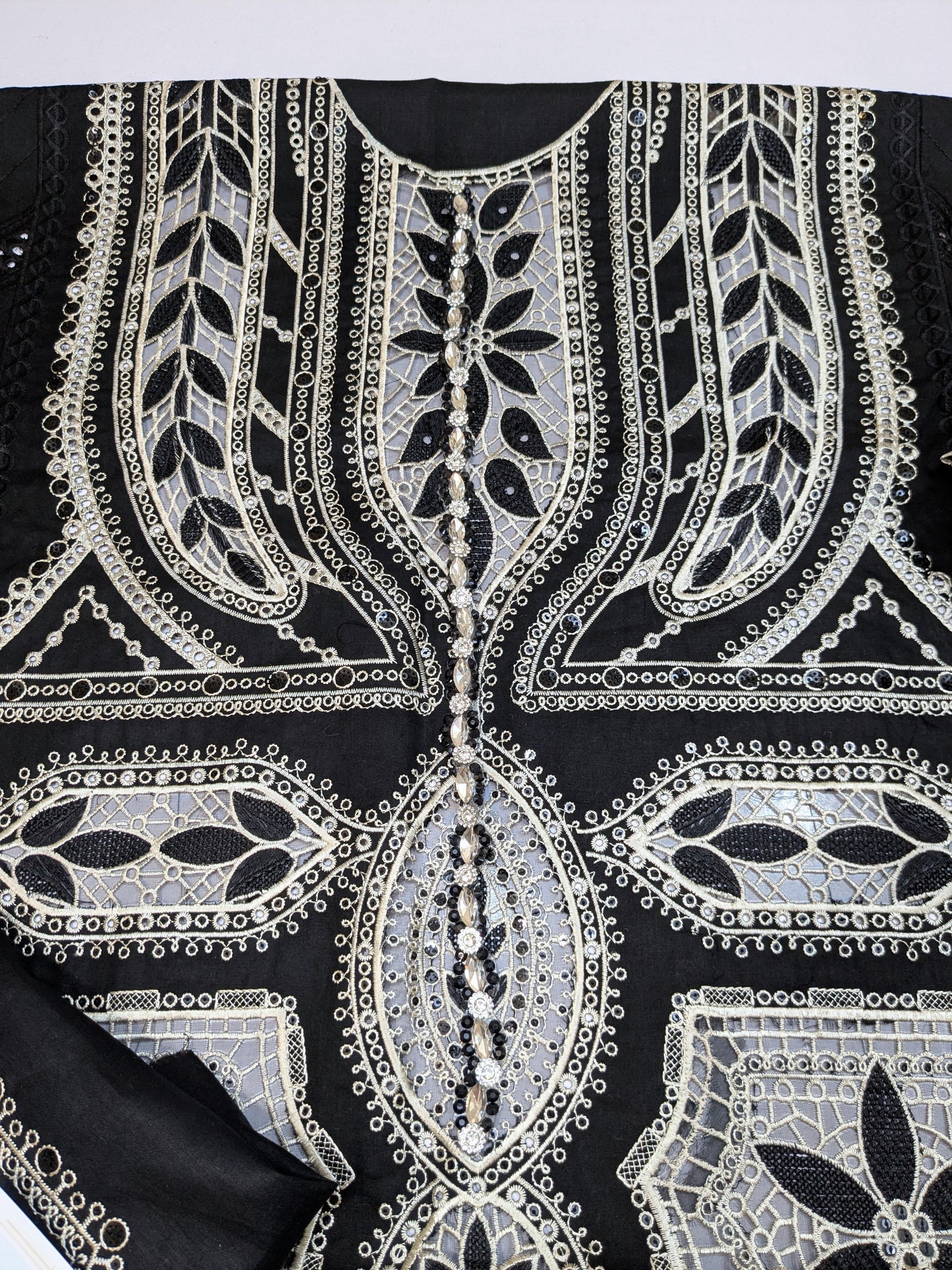 MARIA B LUXURIOUS LAWN BLACK 8B