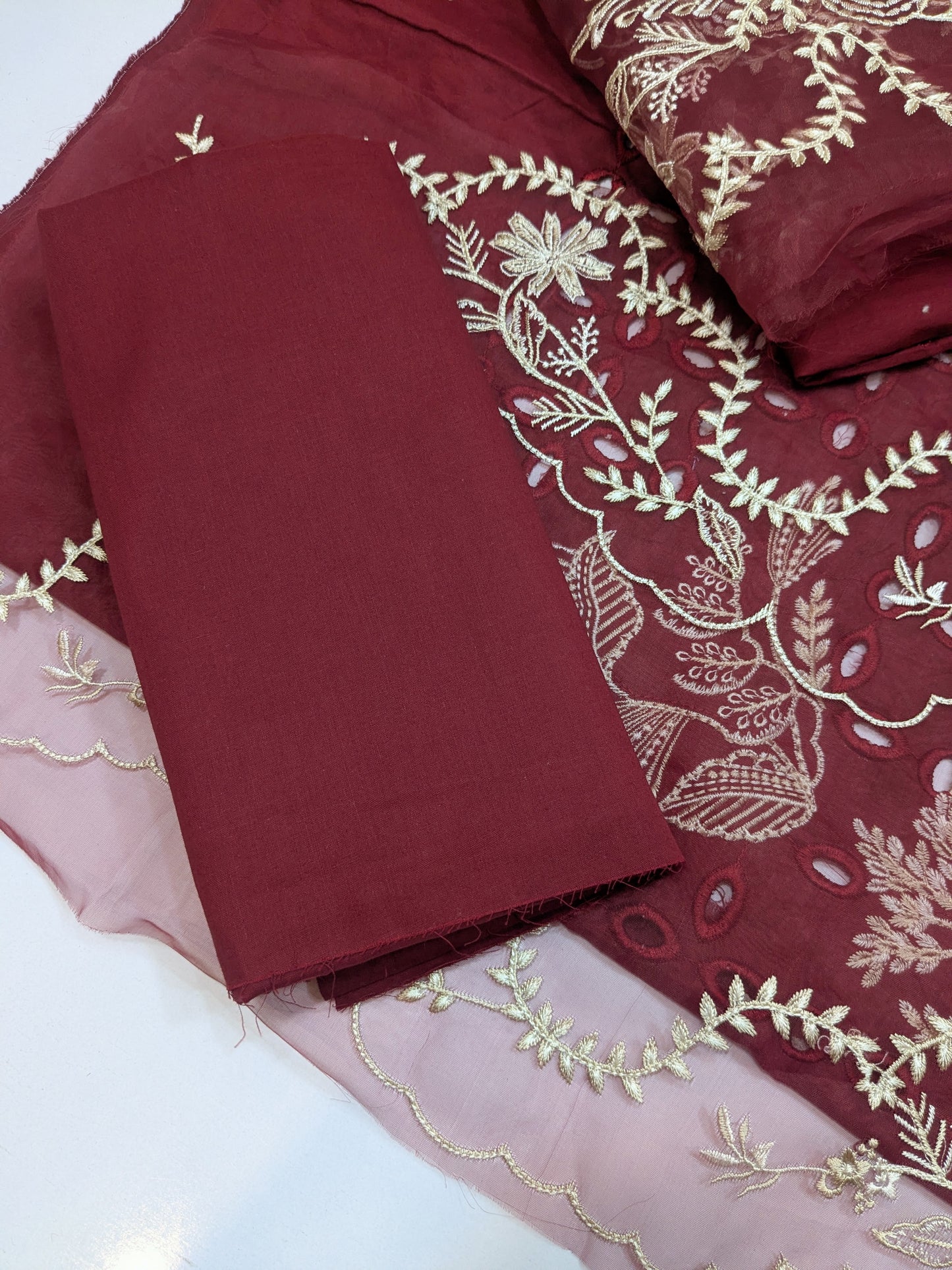 CRIMSON RED ONE TRUE LOVE LUXURIOUS LAWN