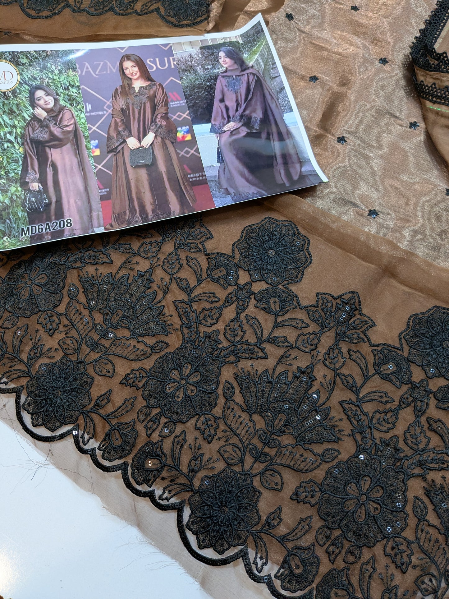 KAIDA DANANEER SHEESHA SILK EMBROIDERED