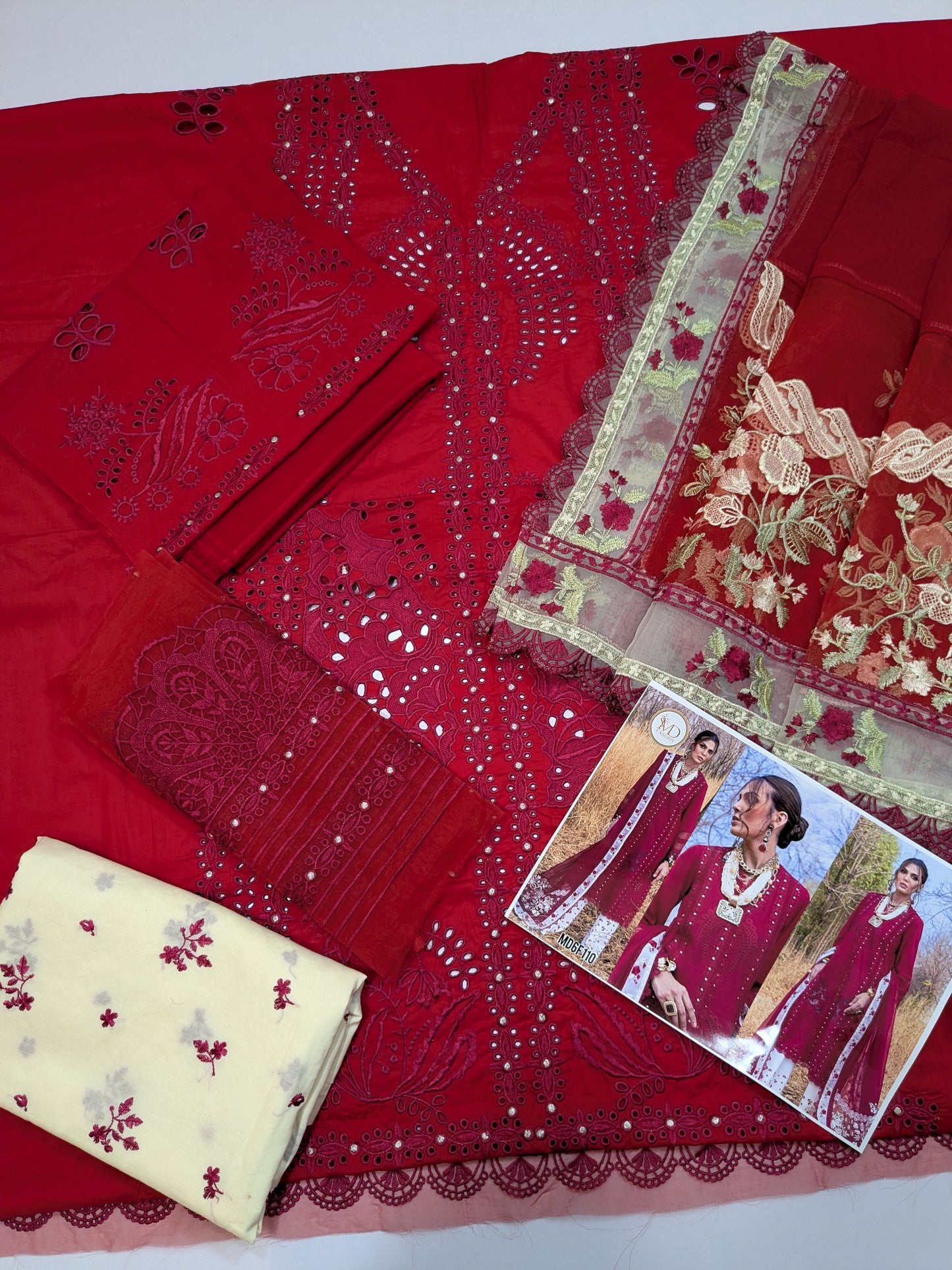 SAIRA SHAKIRA SHAMS CHIKENKARI LAWN RED WHITE