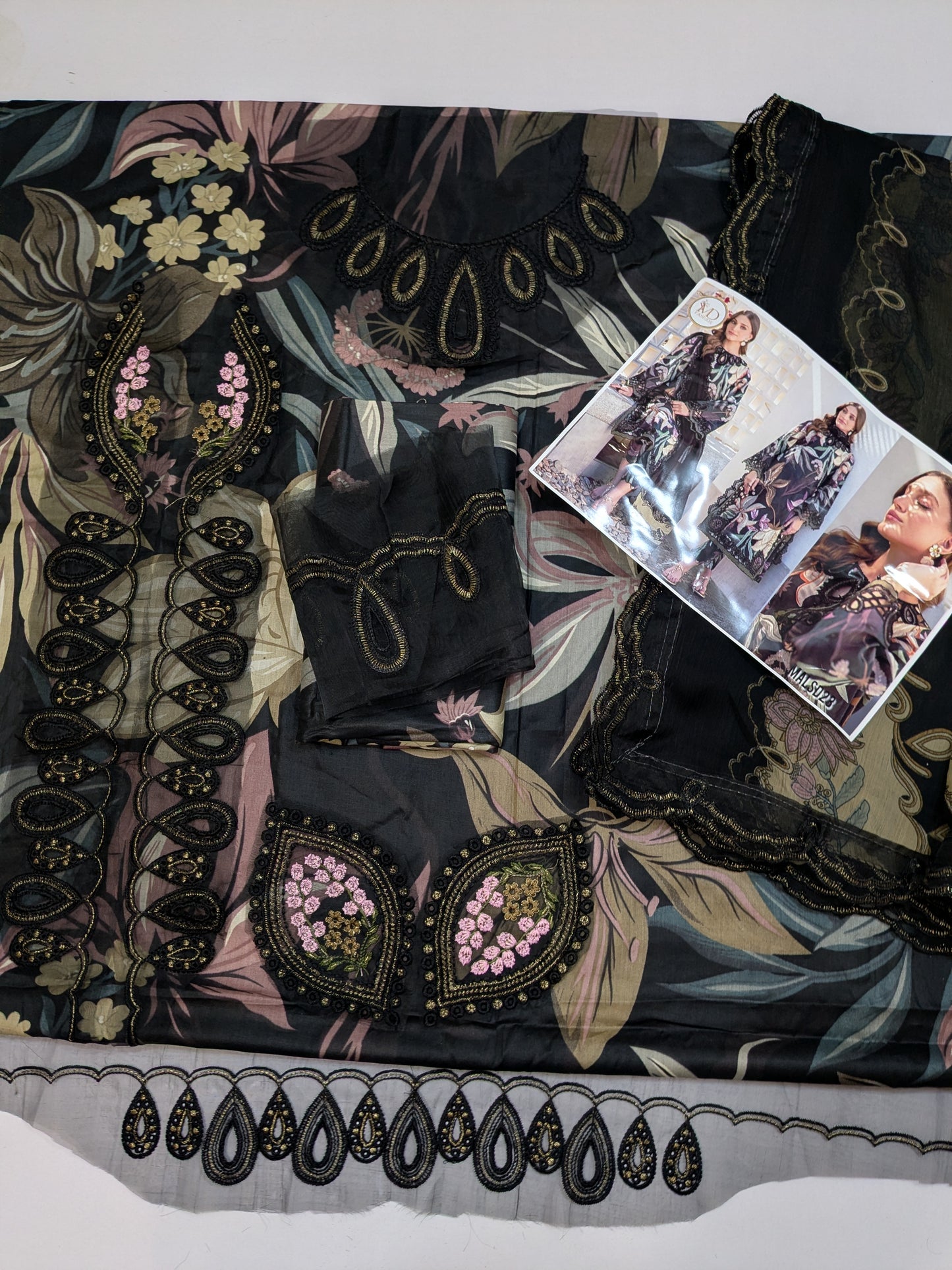 BAROQUE BLACK MOTIV LAWN PRINTED EMBROIDERED