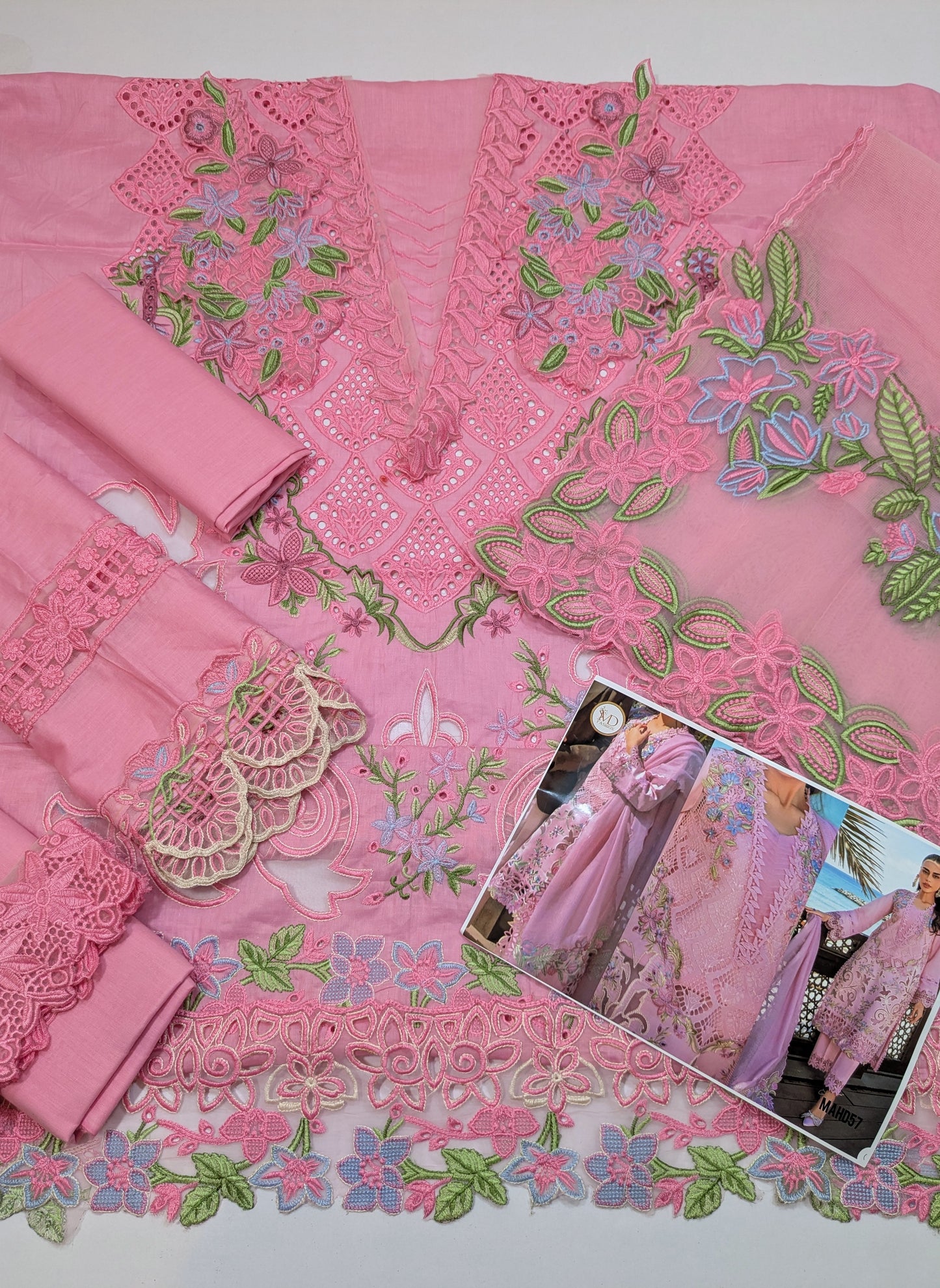 RANG RASIYA NATALIA ROSE PINK LUXURY CHIKANKARI LAWN 3 PIECE