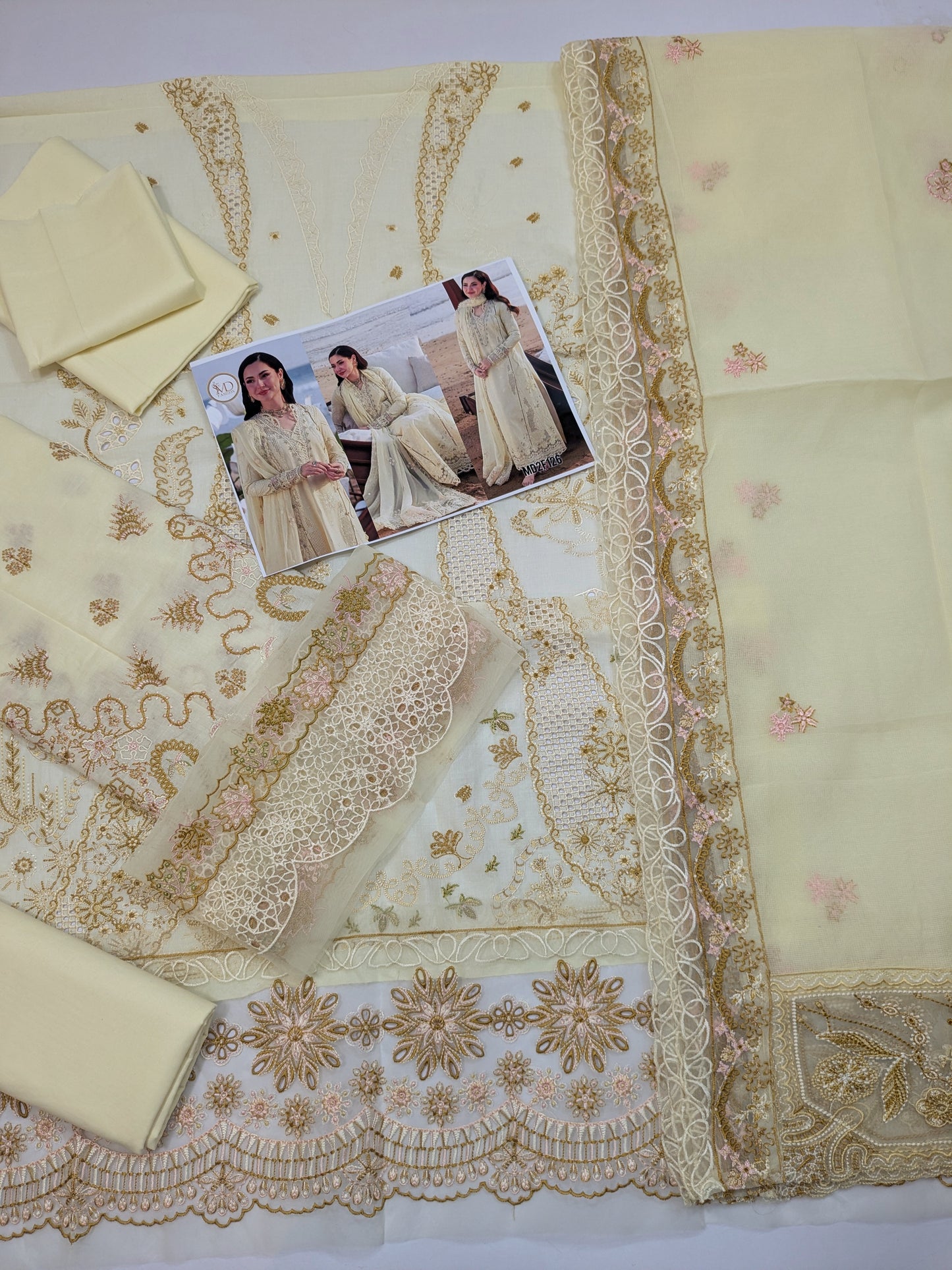 QALAMKAR SAFA SAHIL LUXURIOUS LAWN