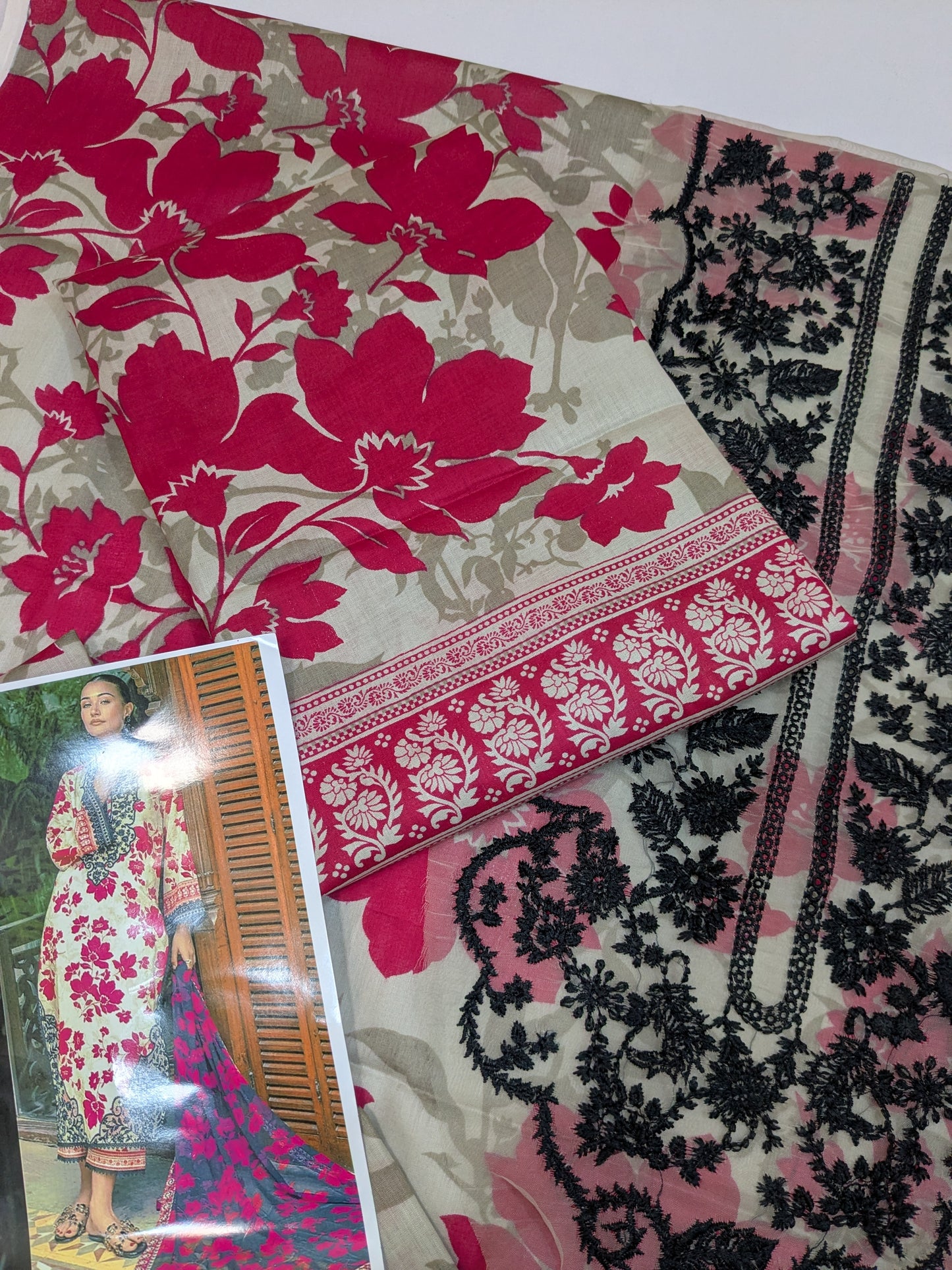 ZAINAB CHOTANI NYSA LAWN PRINTED EMBROIDERED