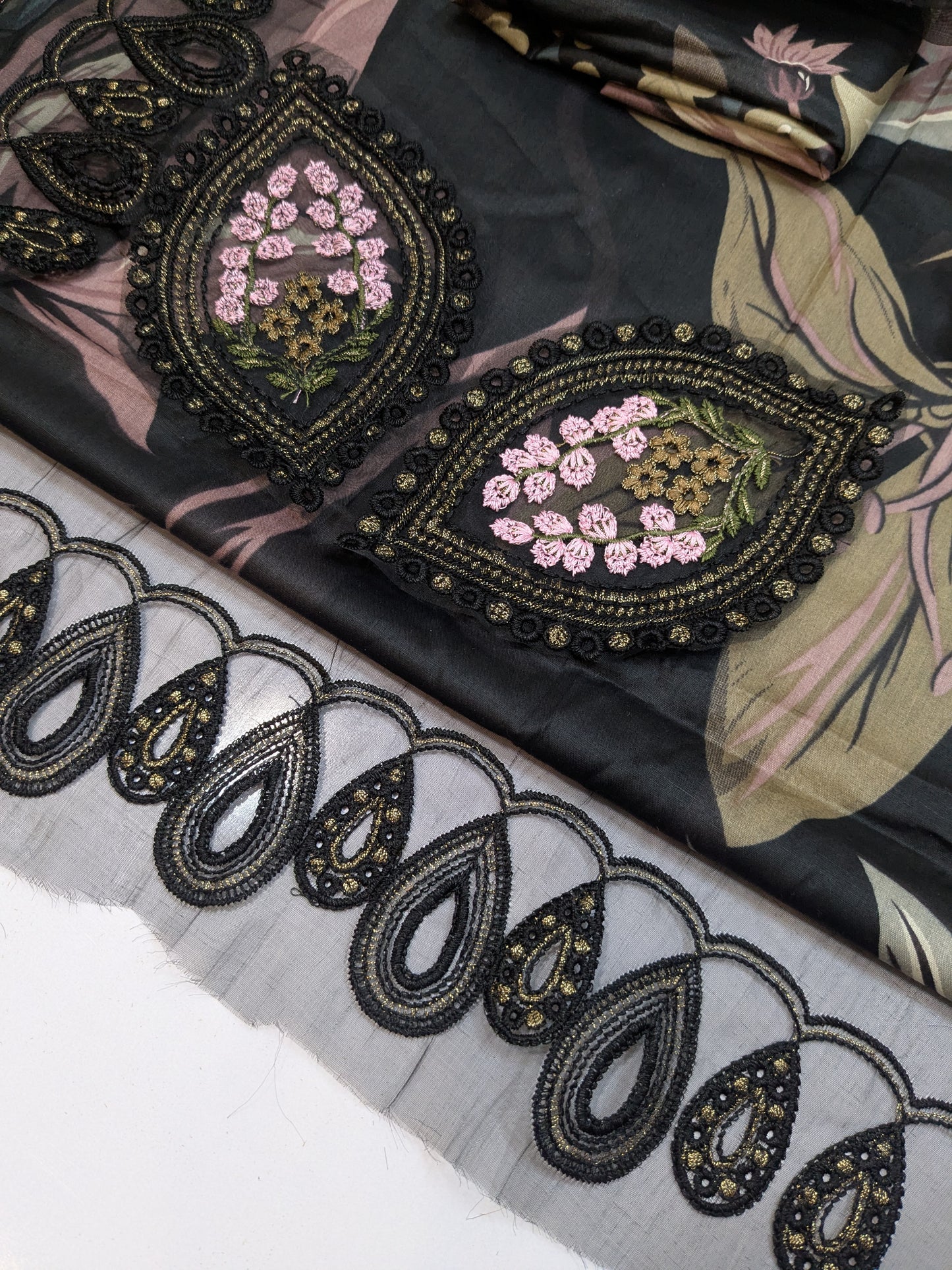 BAROQUE BLACK MOTIV LAWN PRINTED EMBROIDERED