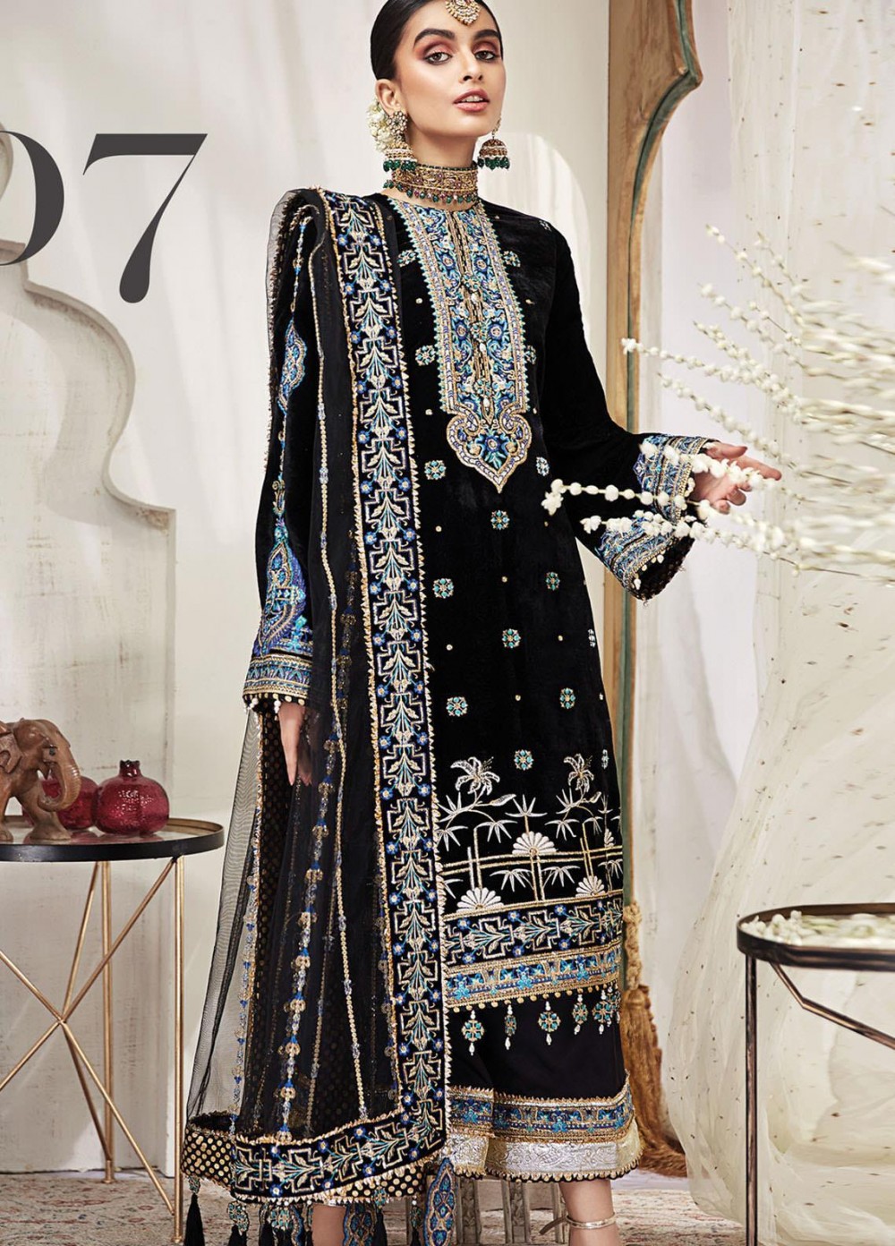 Anaya Layla haseen velvet 3pcs dress with gorgeous details